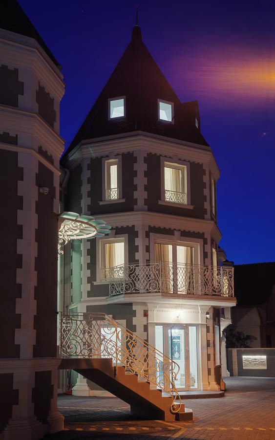 Castello Boutique Hotel Cacak Luaran gambar